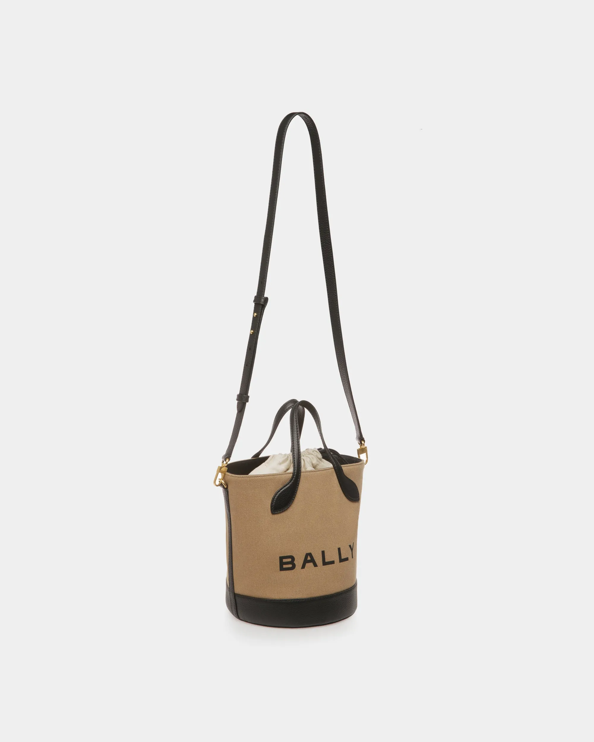 Bar Bucket Bag In Sand And Black Fabric