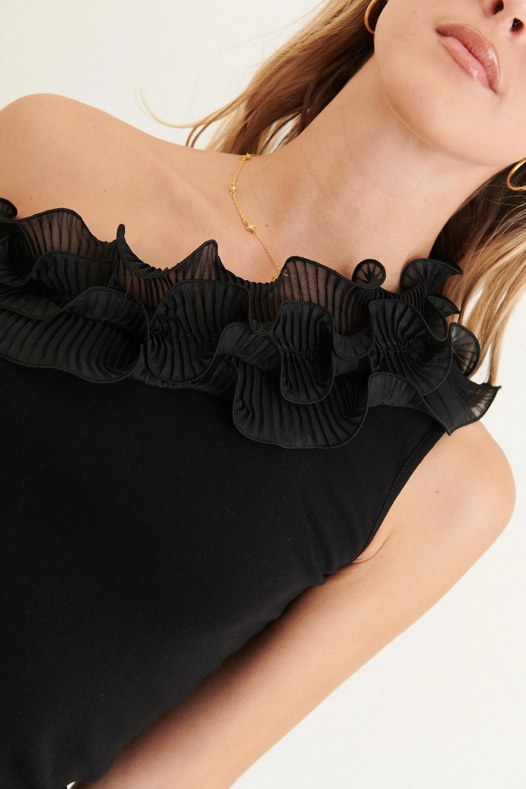 Clever Alice Ruffle Shoulder Tank in Black