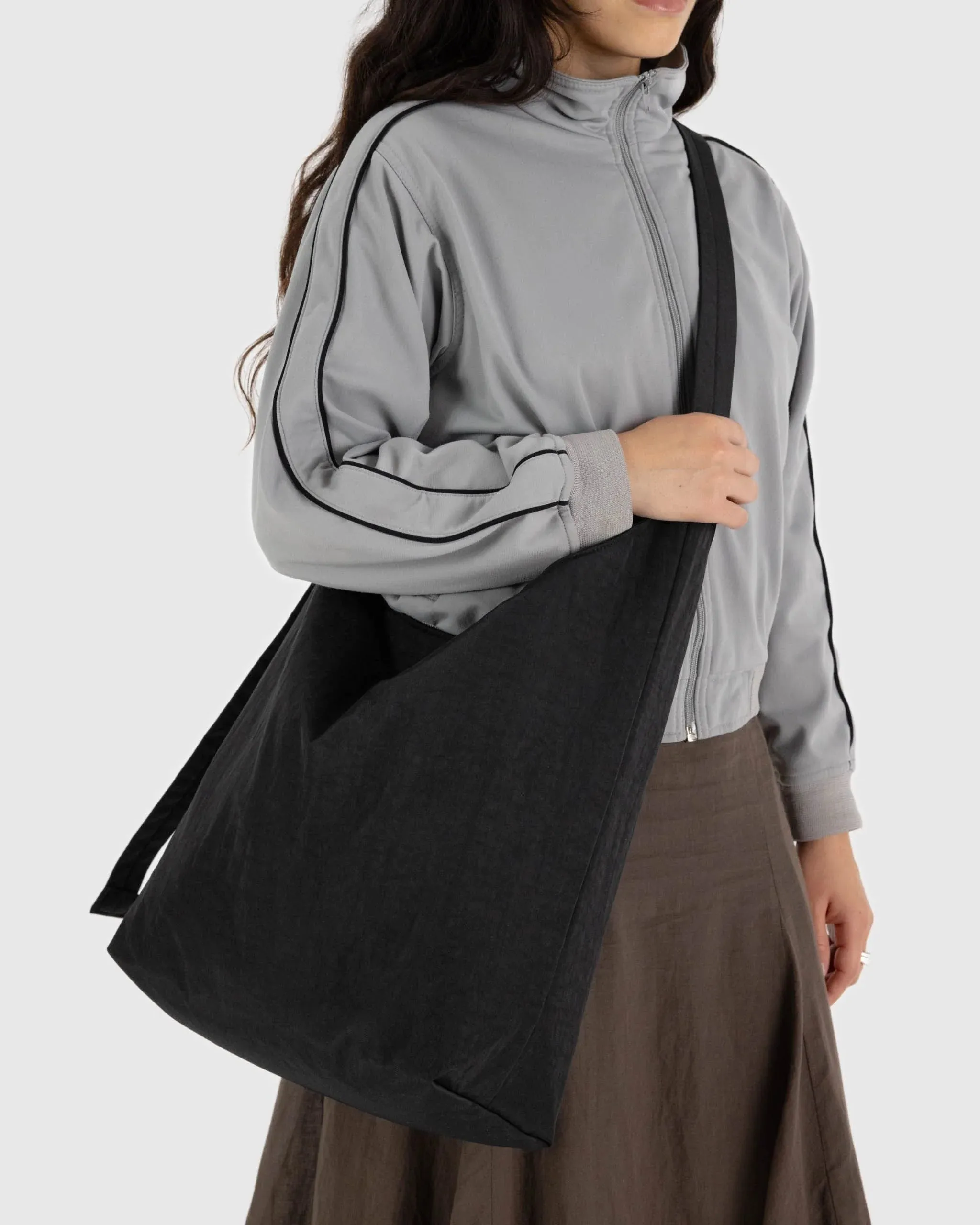 LARGE NYLON SLING | Black - BAGGU