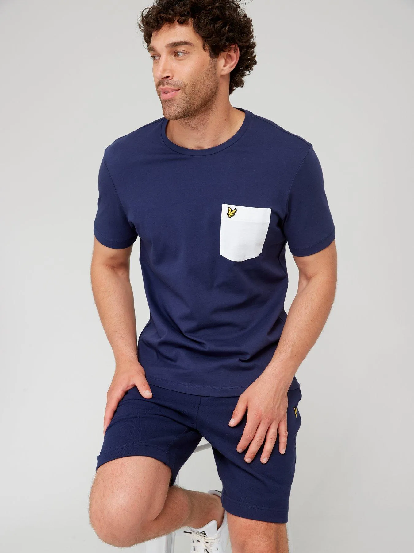 Lyle & Scott Contrast Pocket T-Shirt - Navy