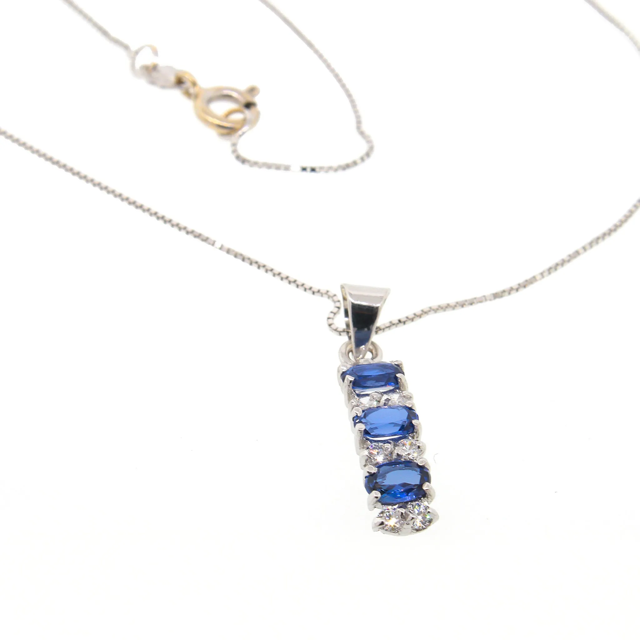 Sapphire & Diamond Bar Pendant Necklace in 18 kt Gold