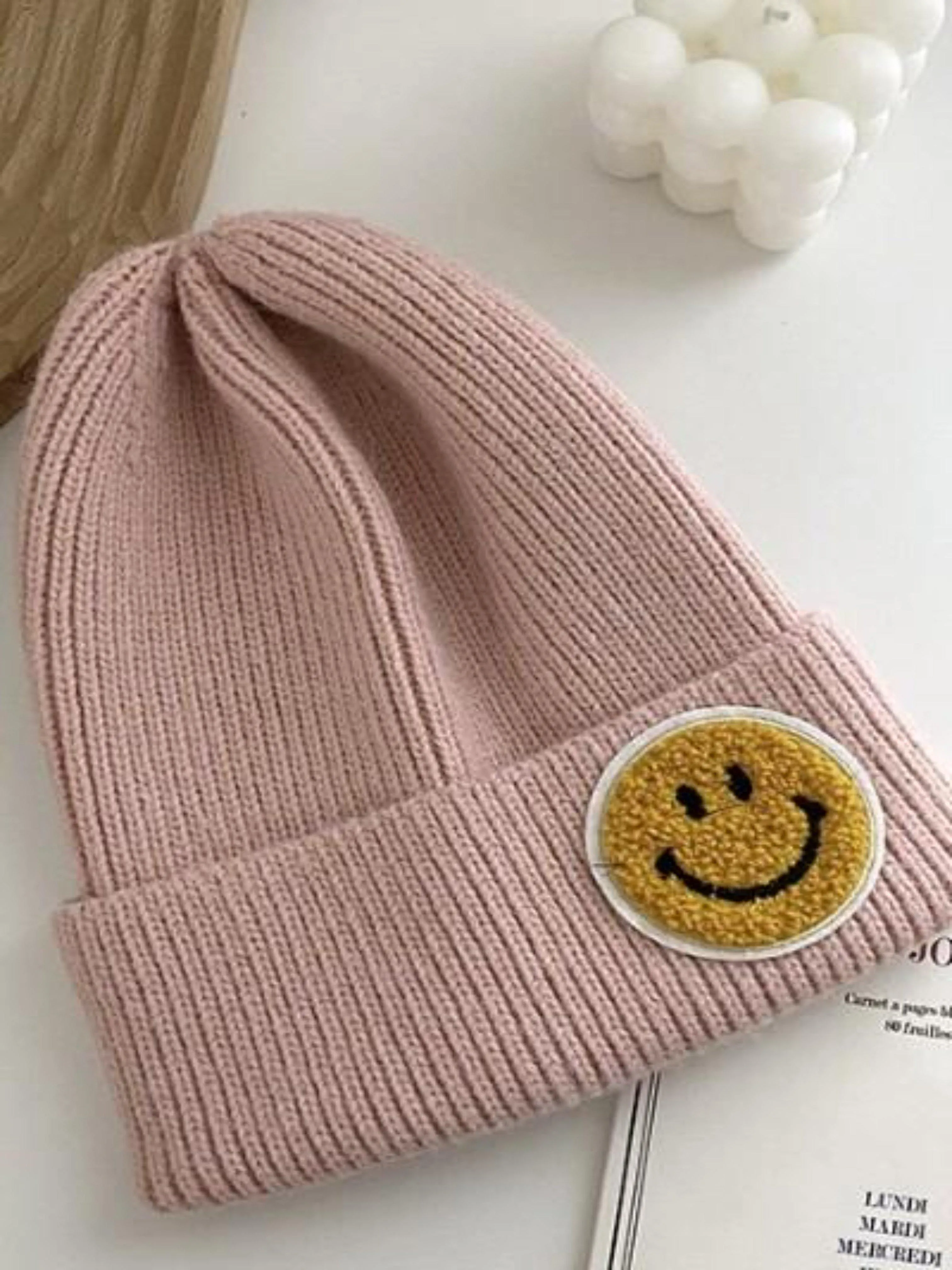 SMILEY FACE BEANIE-LIGHT PINK