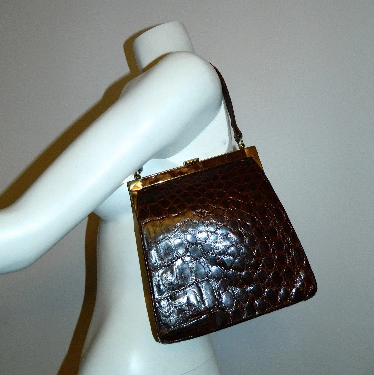 vintage 1960s brown ALLIGATOR handbag gold frame purse