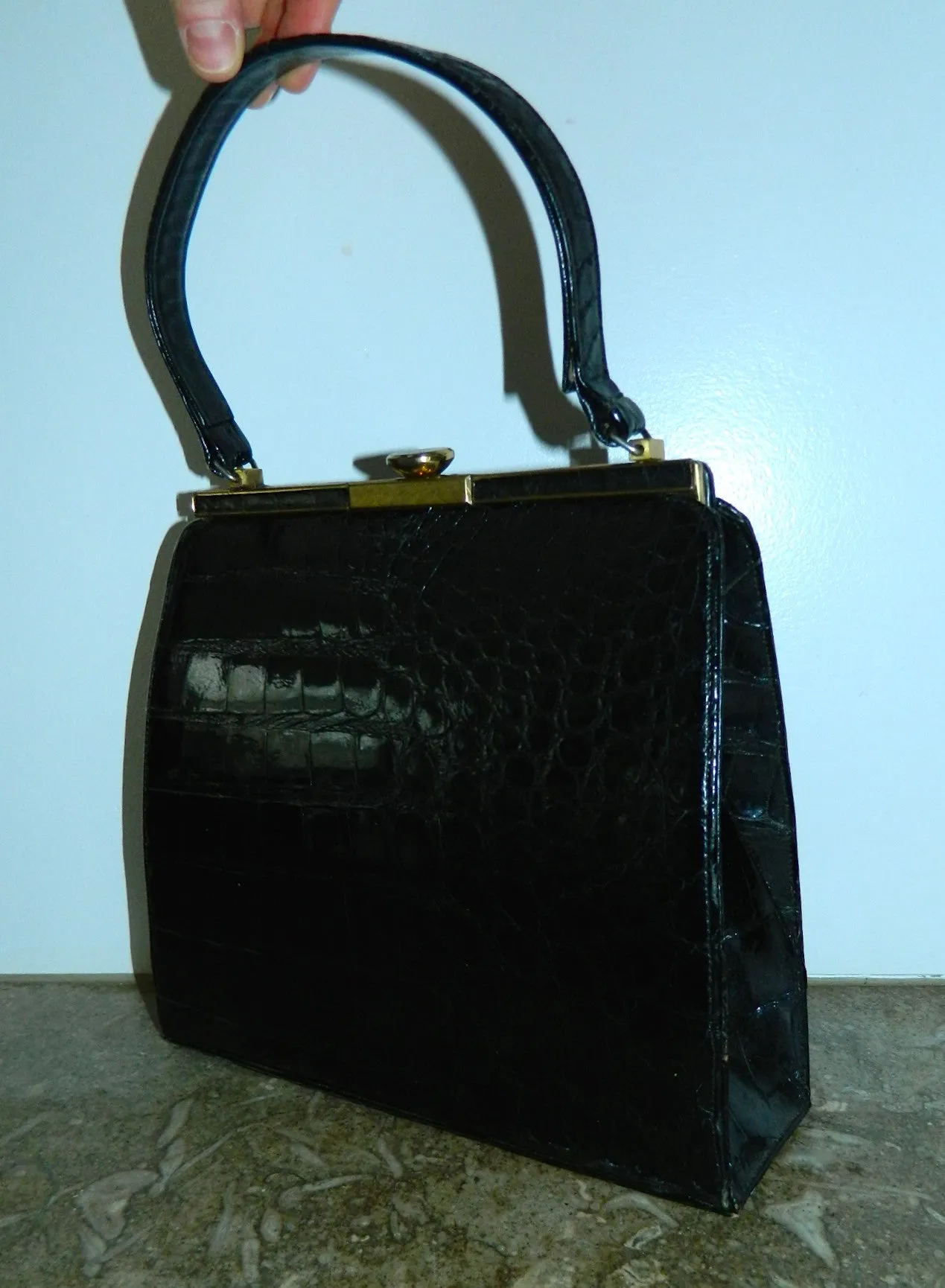 vintage black alligator handbag 1960s Bellestone gator purse