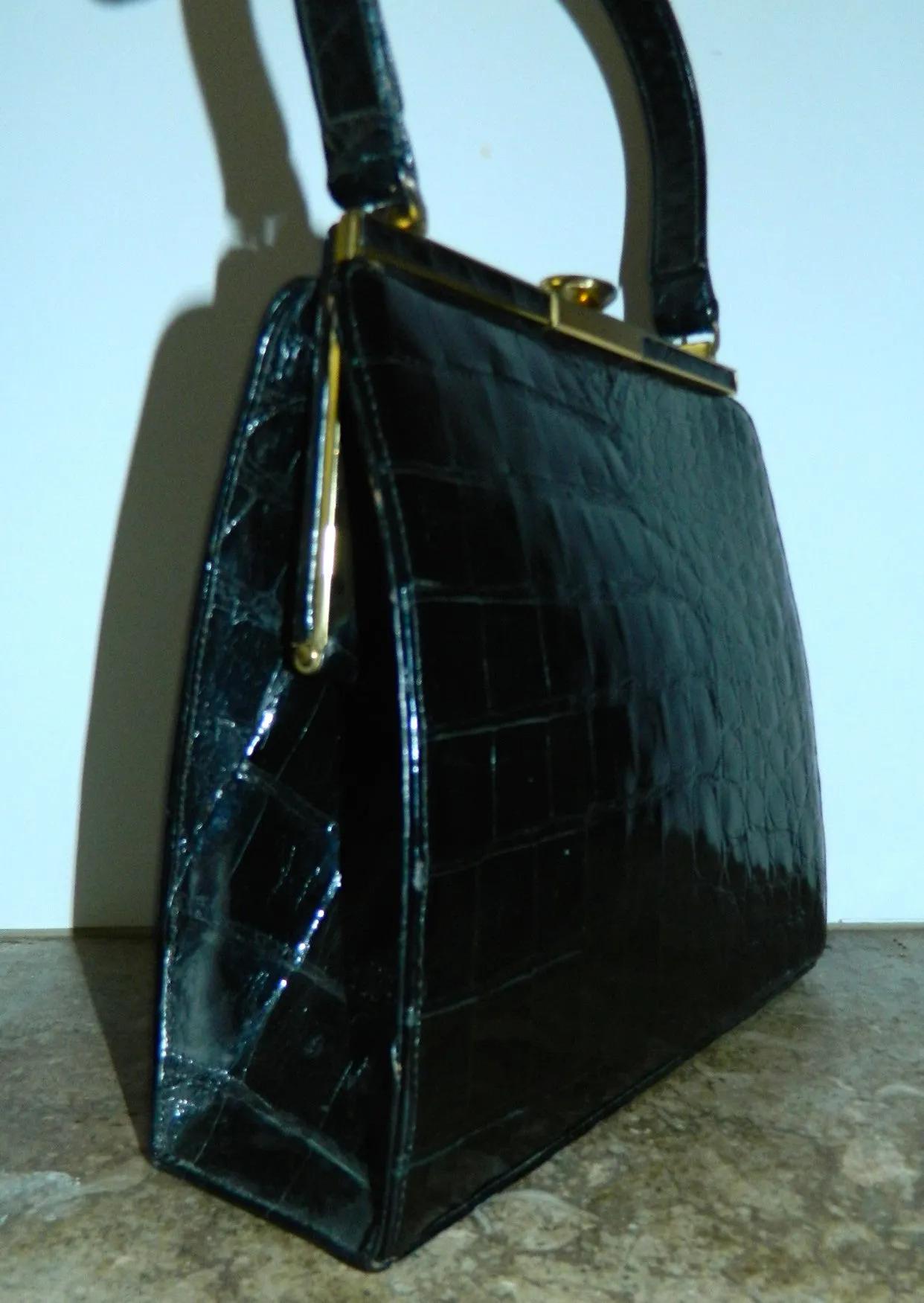 vintage black alligator handbag 1960s Bellestone gator purse