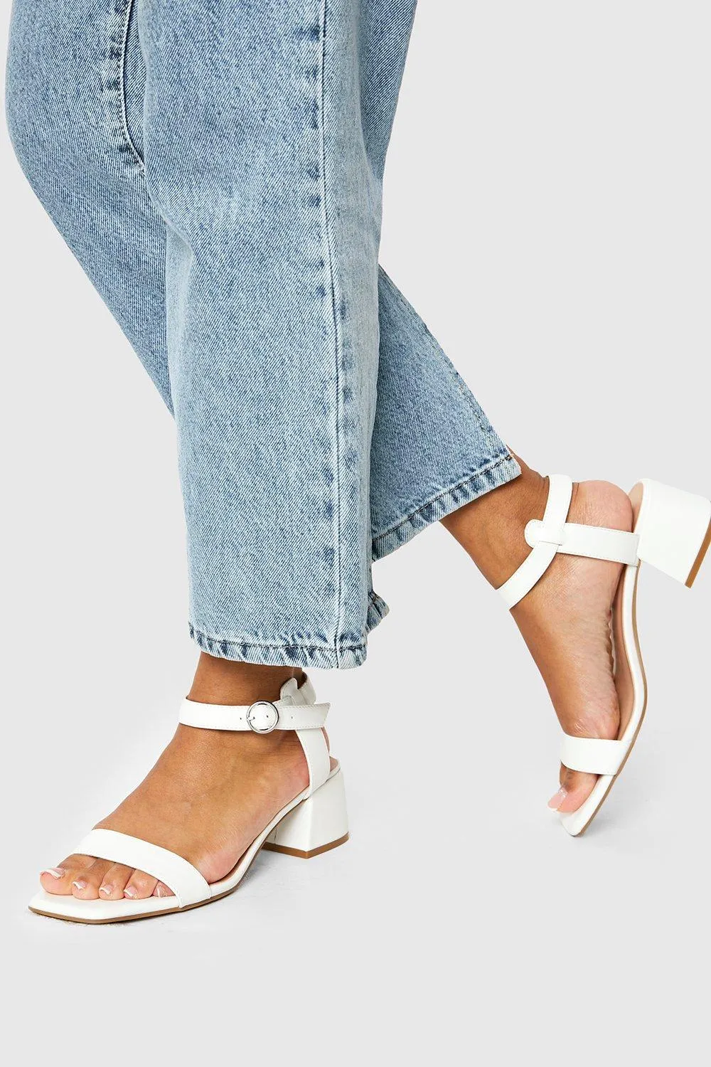 Wide Width Round Buckle 2 Part Basic Low Block Heels